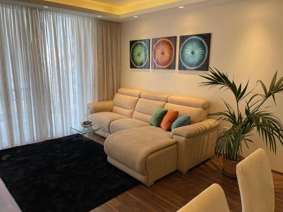 Modern Finished Apartment With Natural Light セント・ポールズ・ベイ エクステリア 写真