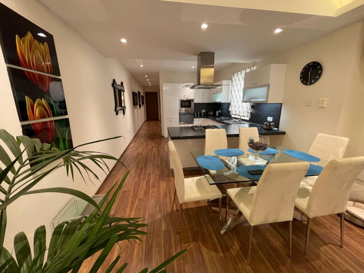 Modern Finished Apartment With Natural Light セント・ポールズ・ベイ エクステリア 写真
